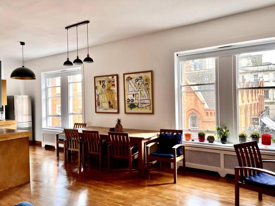 Charming City Townhouse Дъблин Екстериор снимка