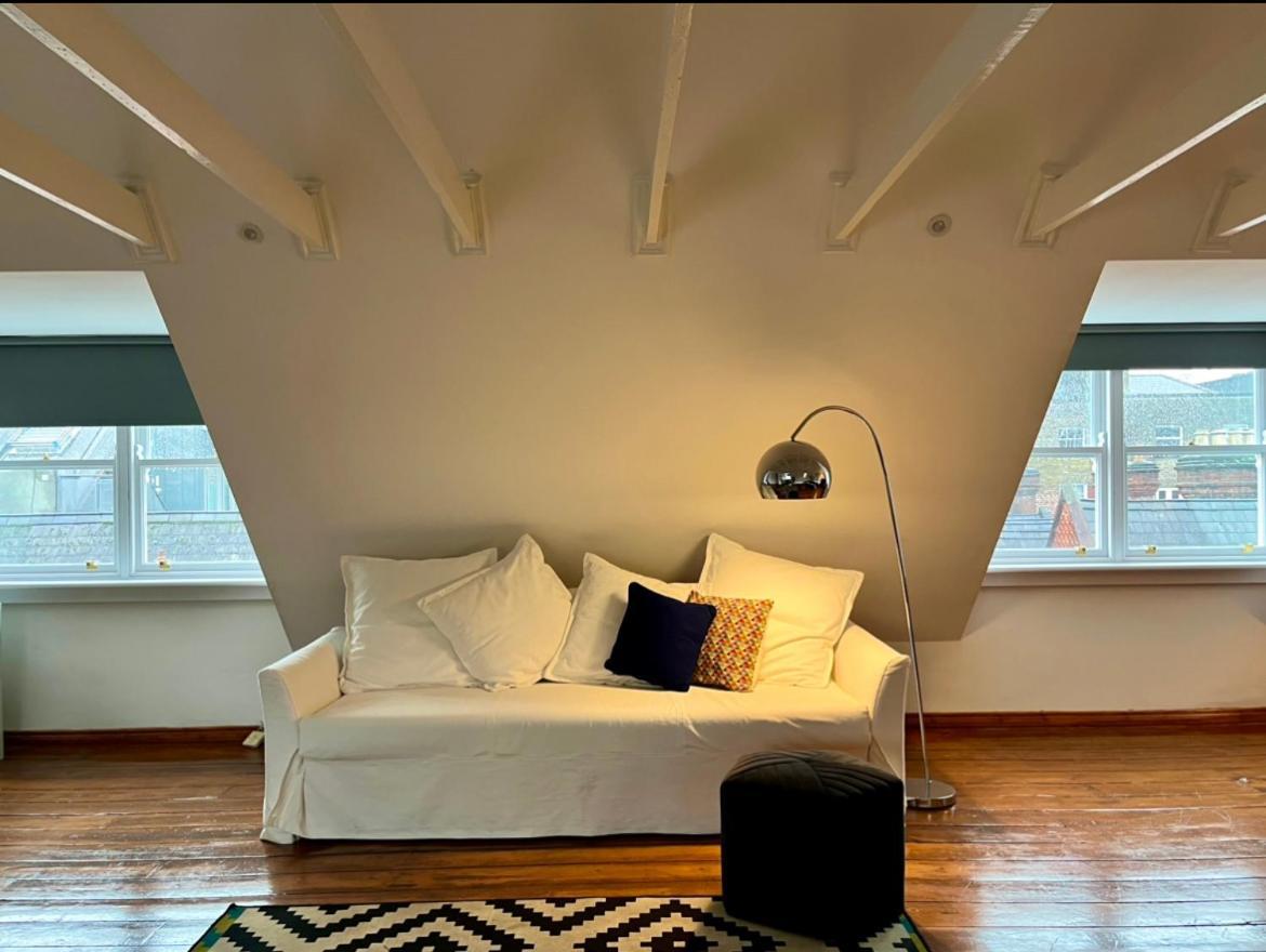 Charming City Townhouse Дъблин Екстериор снимка